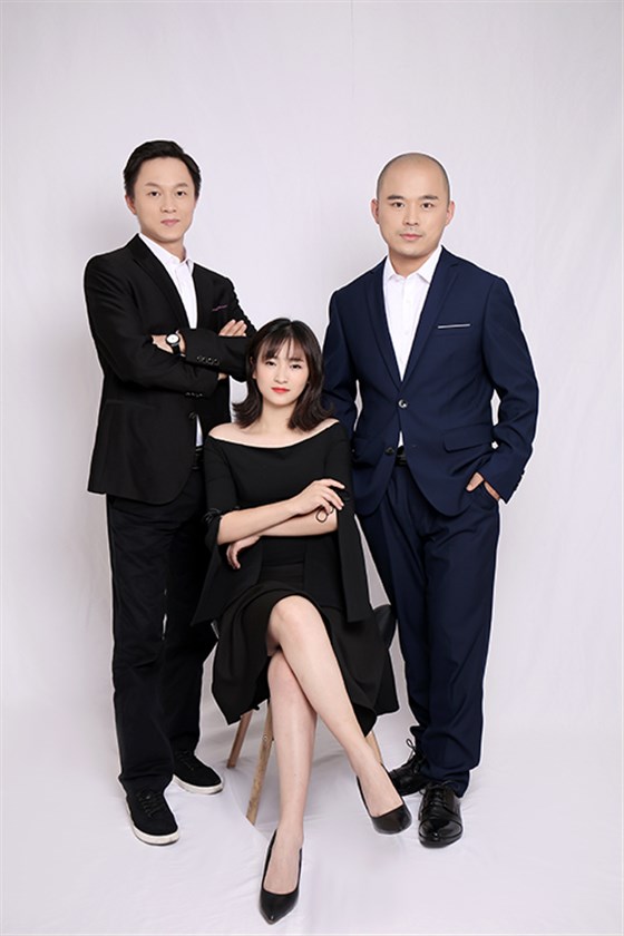 設(shè)計師合照全身照 (2)