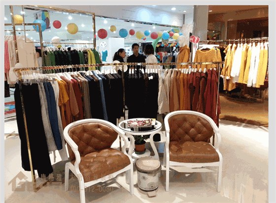 產(chǎn)品展示-金鷹zishen自營(yíng)品牌服裝店