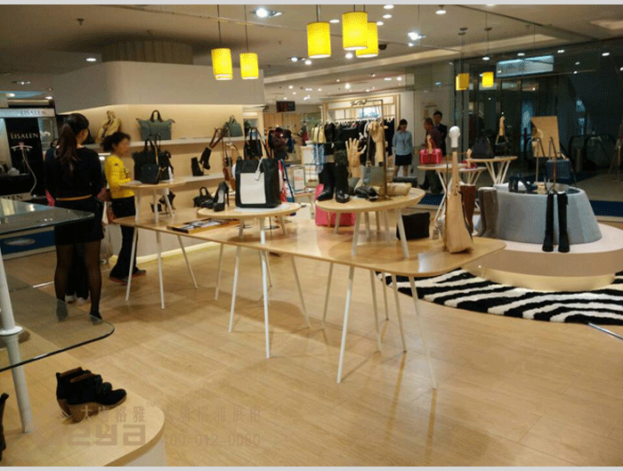 產(chǎn)品展示-金鷹國際鞋包-南京新街口