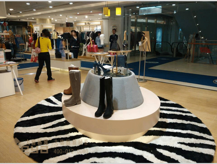 產(chǎn)品展示-金鷹國際鞋包-南京新街口