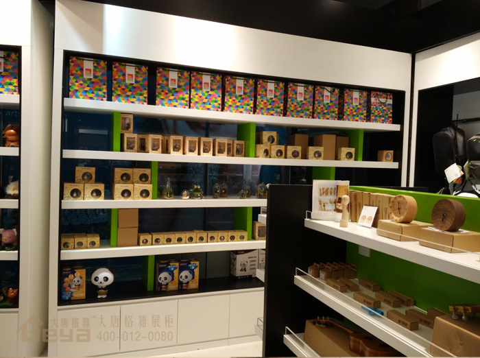 產(chǎn)品展示-金鷹南京新街口POP MART
