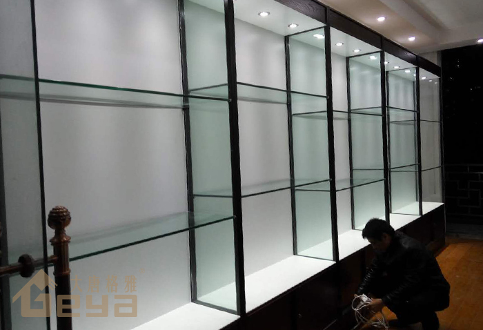 朝天宮古玩市場(chǎng)珠寶展柜
