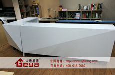 只追求展柜價(jià)格，友誼小船說(shuō)翻就翻