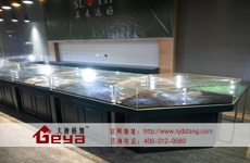 商業(yè)珠寶展柜的傳統(tǒng)與創(chuàng)新